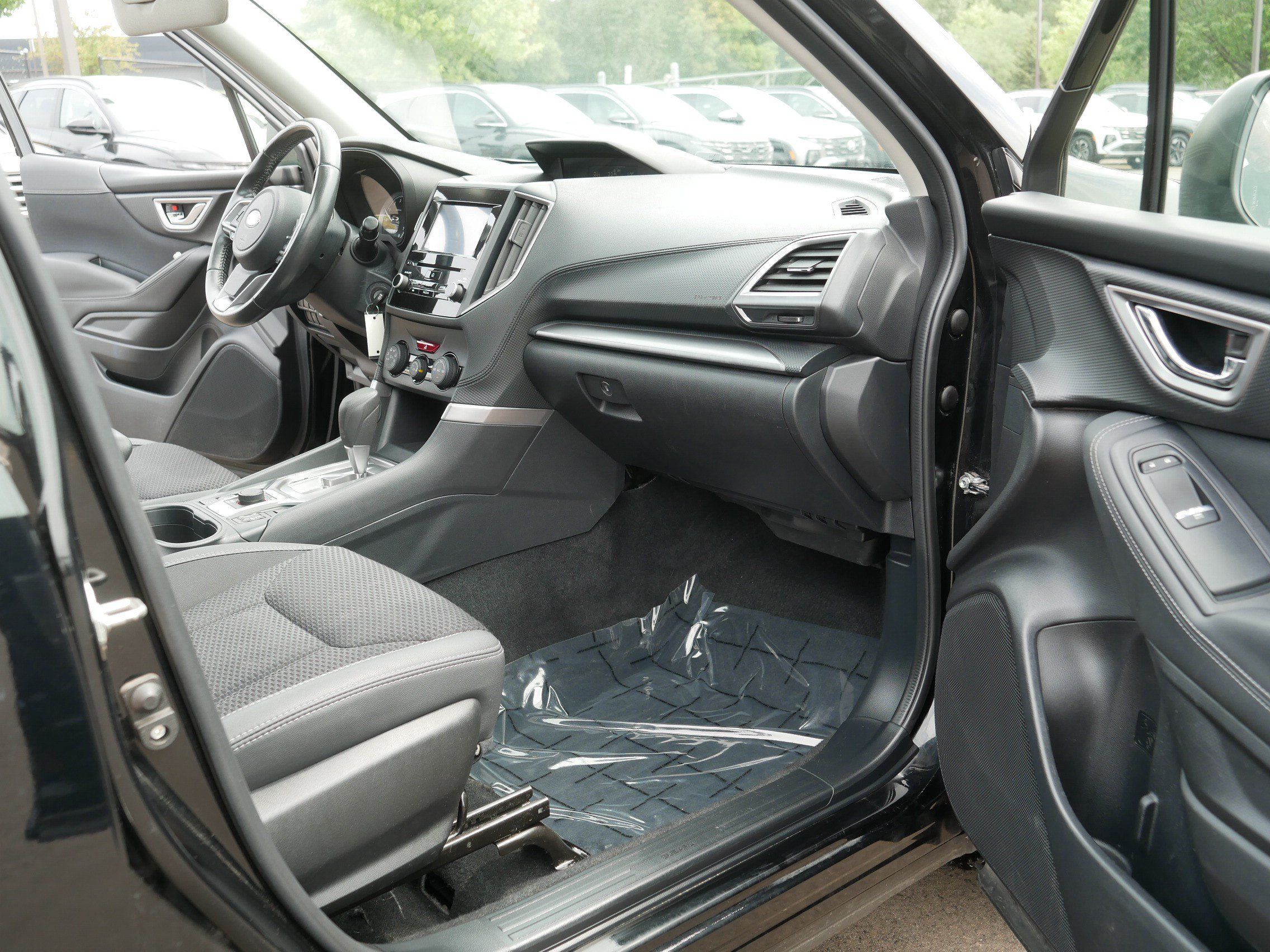 Used 2019 Subaru Forester Premium w/ All-Weather Package AWD/4WD image 19