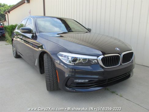 Used 2017 BMW 530i xDrive AWD/4WD image 3