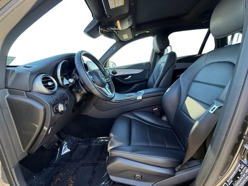 Used 2022 Mercedes-Benz GLC 300 image 9