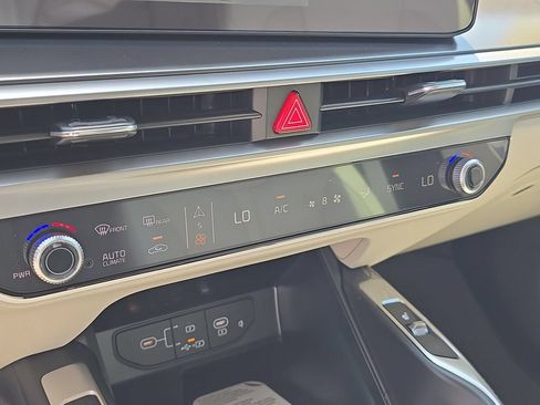 New 2026 Kia Sorento S FWD image 24