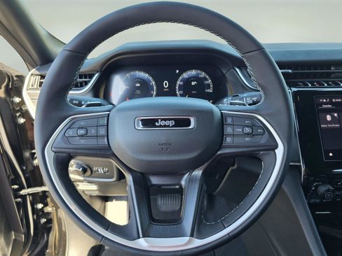 New 2025 Jeep Grand Cherokee L Altitude image 20