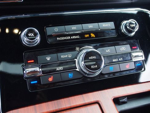 Used 2024 Lincoln Navigator Premiere image 31