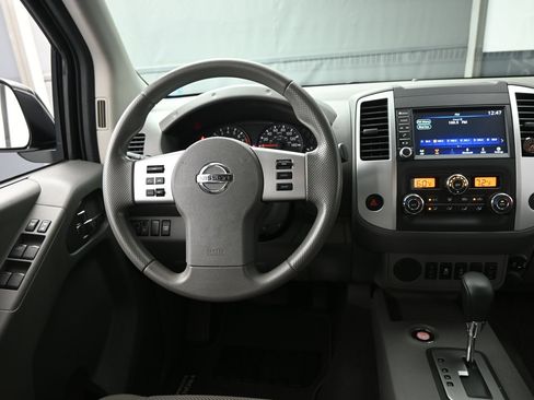Used 2020 Nissan Frontier SV w/ Midnight Edition Floor Mats RWD image 12