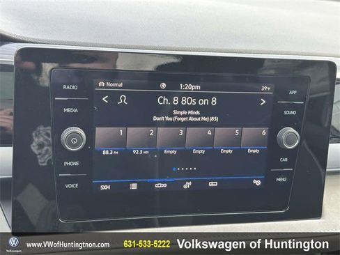 Certified 2025 Volkswagen Taos SE w/ Panoramic Sunroof Package image 38