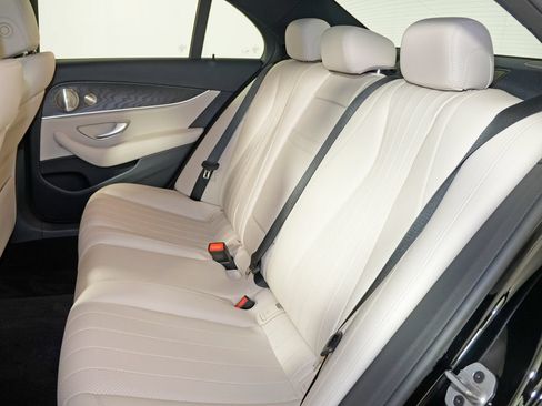 Used 2023 Mercedes-Benz E 350 4MATIC Sedan image 32