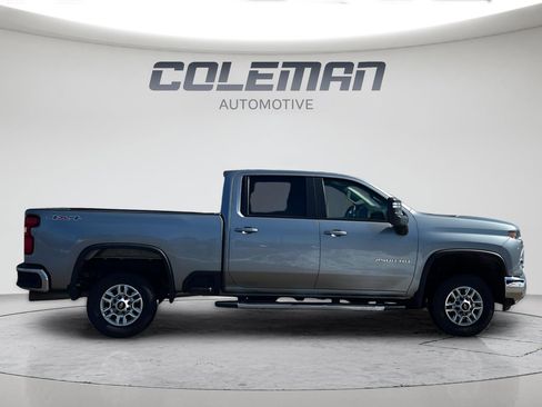 Used 2024 Chevrolet Silverado 2500 LT AWD/4WD image 10