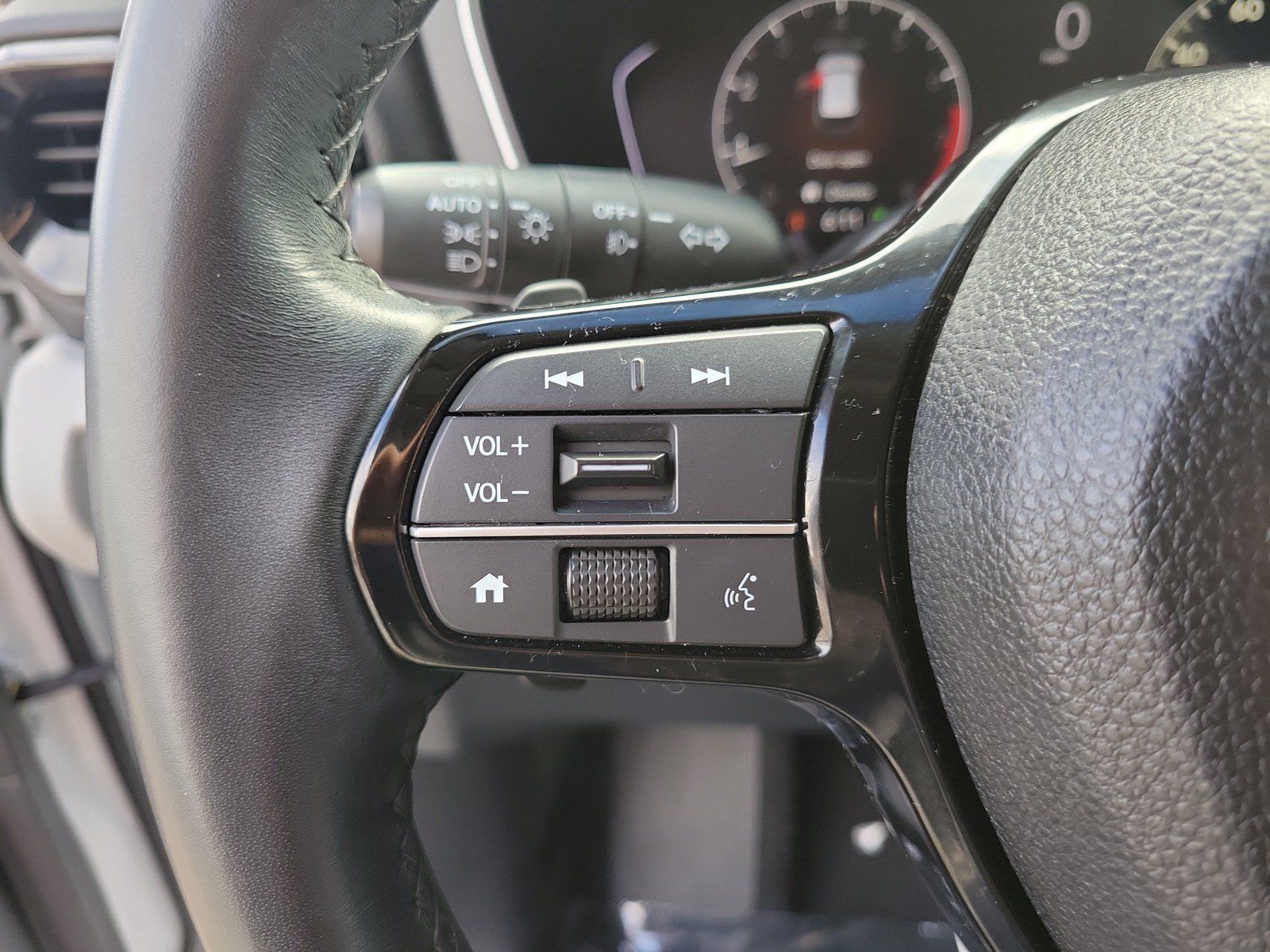 Used 2024 Honda Pilot Touring image 18