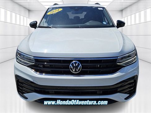 Used 2024 Volkswagen Tiguan SE R-Line image 5
