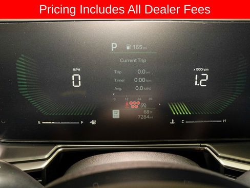 Certified 2025 Kia Sorento LX FWD image 16