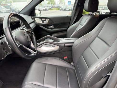 Used 2025 Mercedes-Benz GLE 450e 4MATIC w/ Winter Package image 16