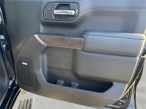 Used 2022 GMC Sierra 1500 Denali w/ Denali Reserve Package image 12