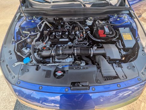Used 2018 Honda Accord Sport image 9