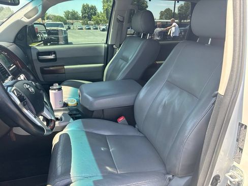 Used 2015 Toyota Sequoia Platinum AWD/4WD image 11