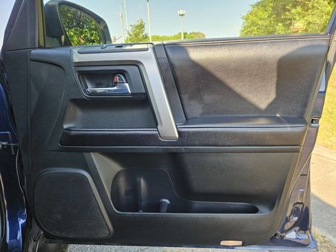 Used 2016 Toyota 4Runner SR5 AWD/4WD image 20