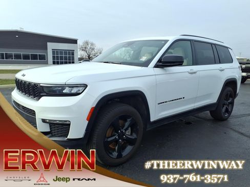 Used 2024 Jeep Grand Cherokee L Limited w/ Black Appearance Package image 3