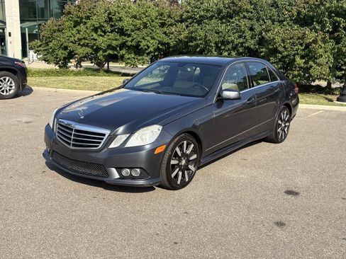 Used 2010 Mercedes-Benz E 350 4MATIC Sedan image 47