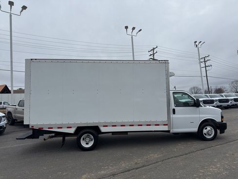 Used 2024 Chevrolet Express 3500 w/ Power Convenience Package image 6