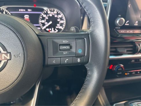 Used 2024 Nissan Pathfinder SV AWD/4WD image 23