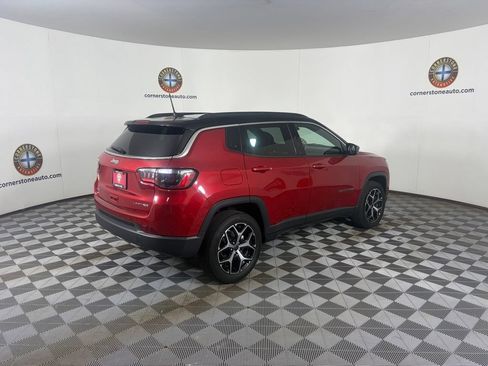 Used 2025 Jeep Compass Limited AWD/4WD image 18