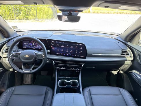 Used 2026 Chevrolet Traverse LT w/ Driver Confidence Package FWD image 13