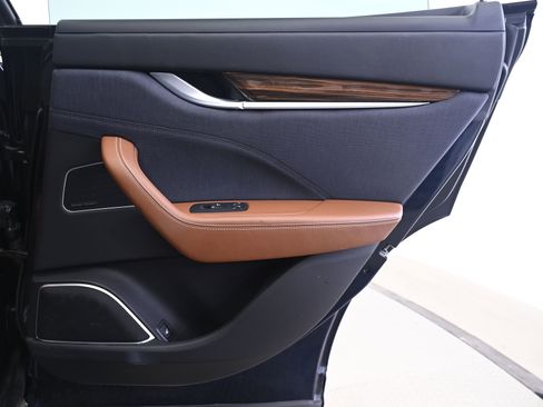 Used 2020 Maserati Levante S GranLusso image 16