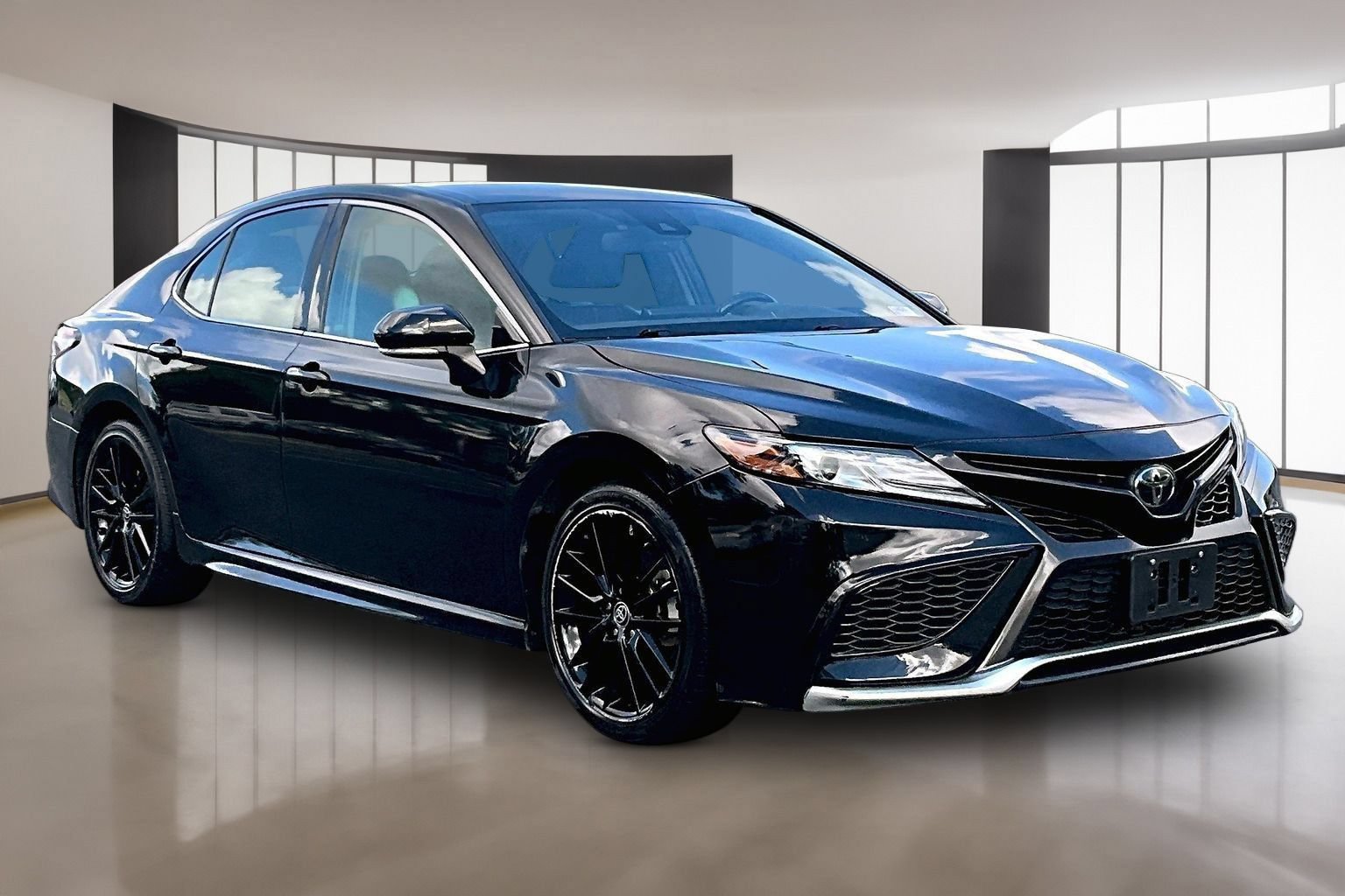 Used 2024 Toyota Camry XSE FWD image 1