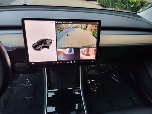 Used 2020 Tesla Model 3 Long Range image 17