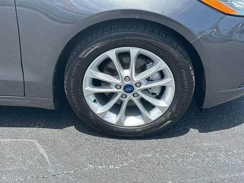 Certified 2020 Ford Fusion SE FWD image 12