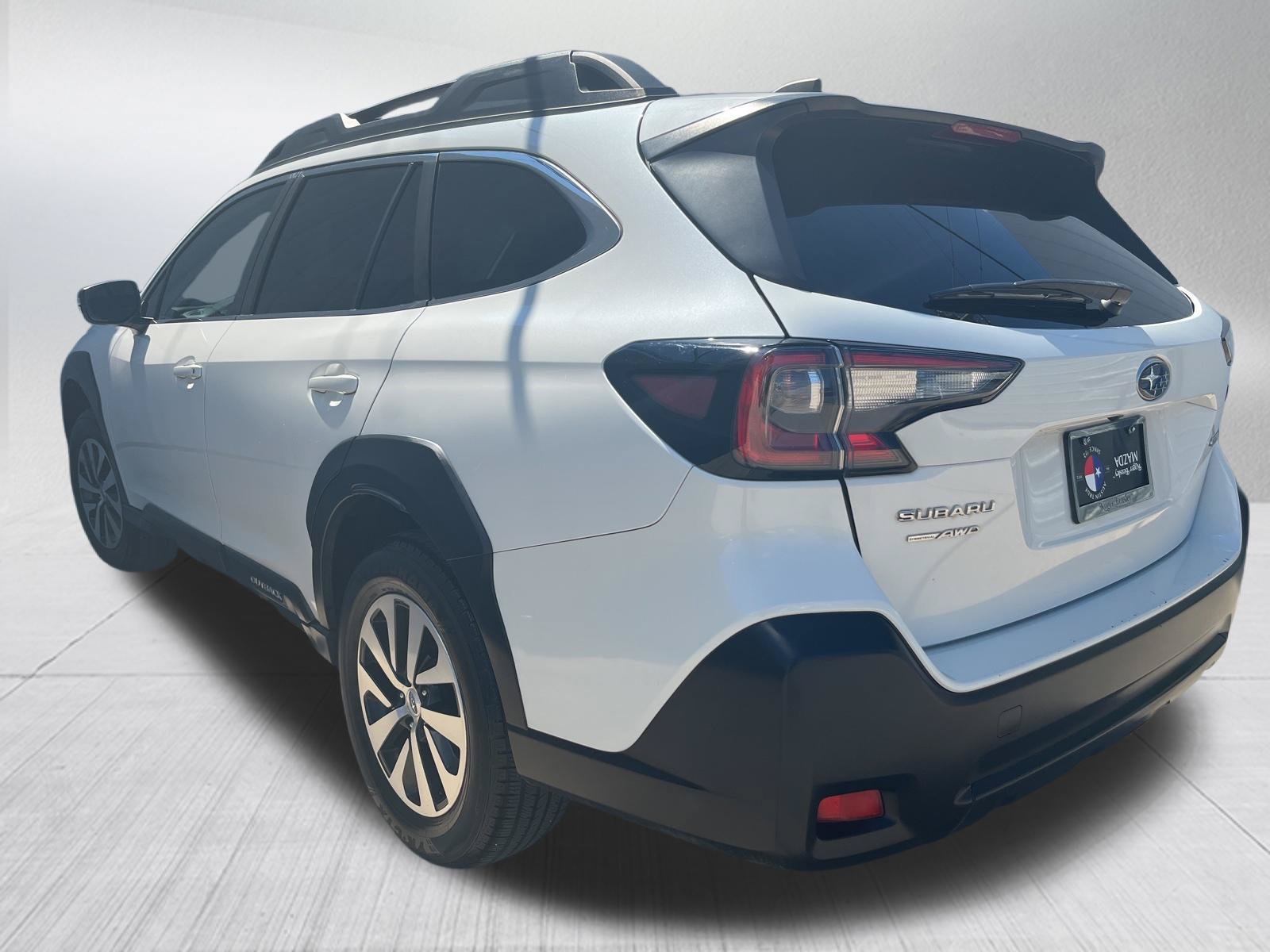 Used 2023 Subaru Outback Premium AWD/4WD image 6