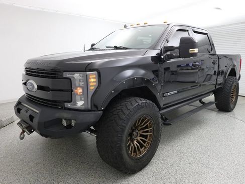 Used 2019 Ford F250 Lariat AWD/4WD image 1
