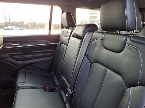 Certified 2023 Jeep Grand Cherokee L Limited w/ Black Appearance Package image 14