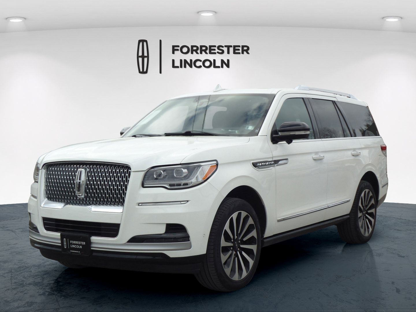 Used 2023 Lincoln Navigator Reserve AWD/4WD image 7