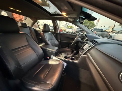 Used 2016 Toyota Camry XLE w/ Moonroof Package FWD image 33