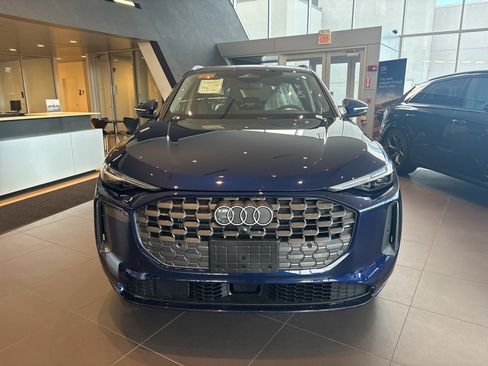 New 2025 Audi Q5 Premium Plus image 2