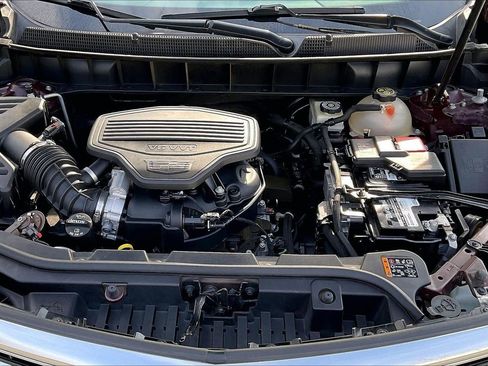 Used 2017 Cadillac XT5 Luxury w/ Driver Awareness Package image 39