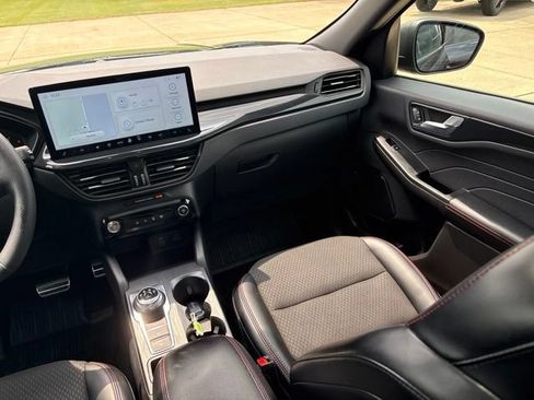 Used 2024 Ford Escape ST-Line w/ Tech Pack #1 AWD/4WD image 26
