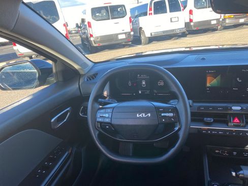 Used 2025 Kia K4 LXS image 35