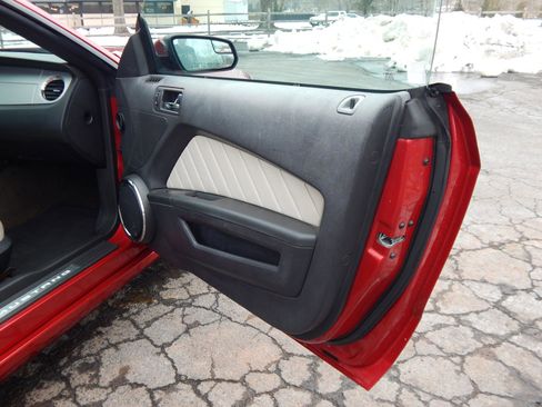 Used 2013 Ford Mustang Premium image 15