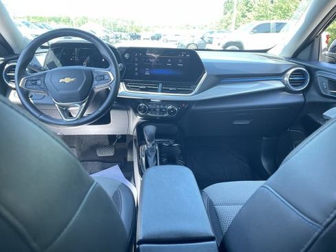 Used 2026 Chevrolet Trax LT w/ Driver Confidence Package FWD image 19