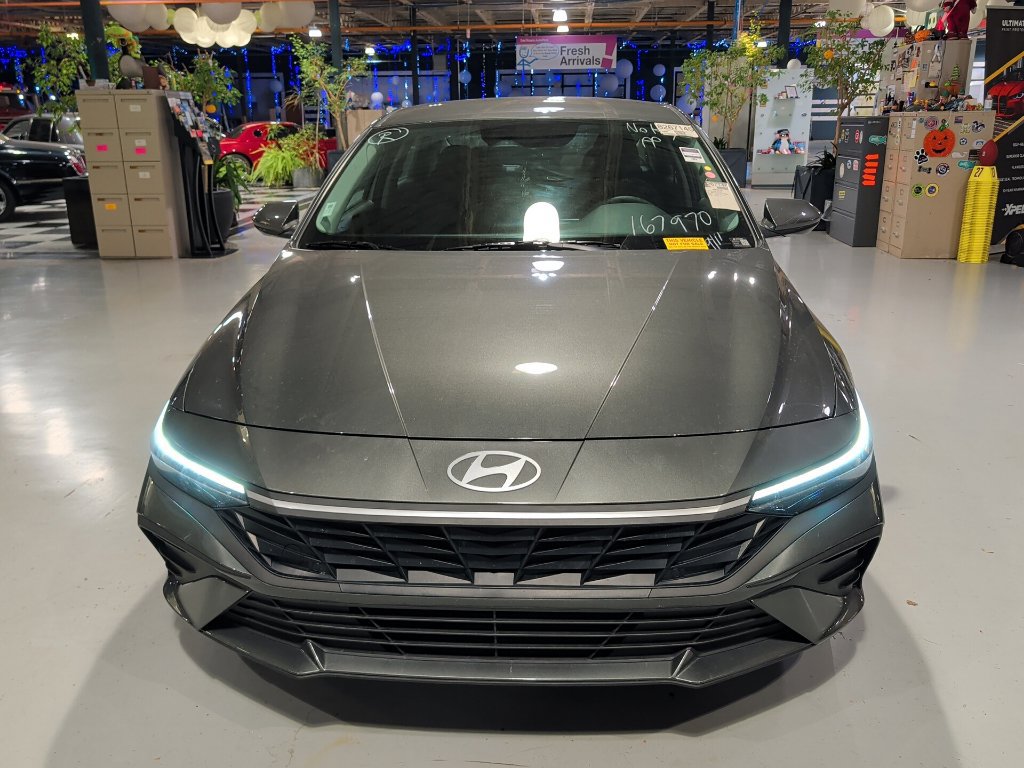 Used 2026 Hyundai Elantra SE FWD image 9