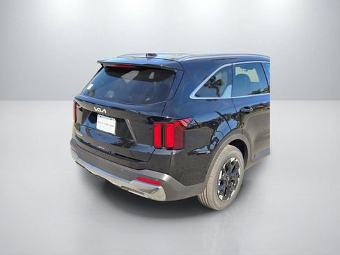 New 2026 Kia Sorento S image 7