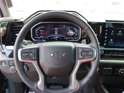 Used 2025 Chevrolet Silverado 1500 LT Trail Boss w/ Convenience Package II AWD/4WD image 12