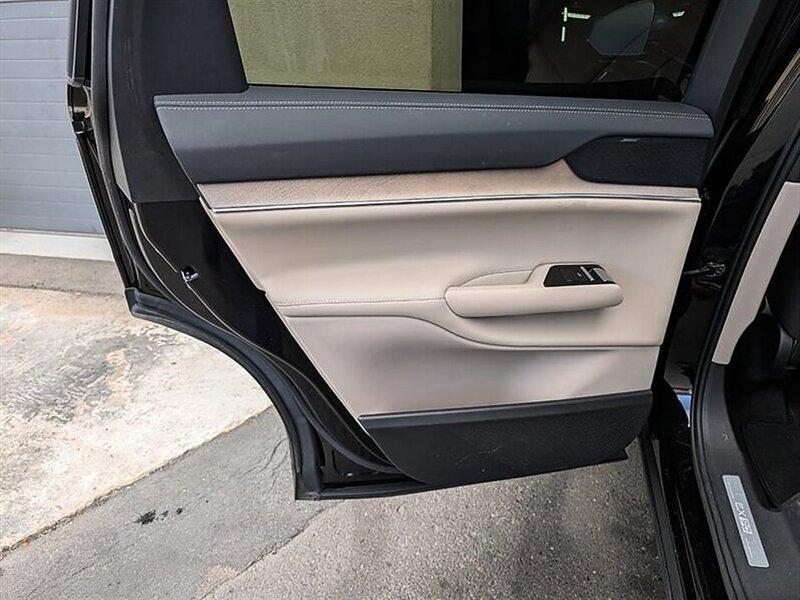 Used 2025 Volvo EX90 Plus AWD/4WD image 25