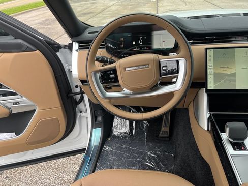 New 2026 Land Rover Range Rover Long Wheelbase SE AWD/4WD image 13