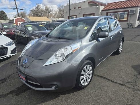 Used 2017 Nissan Leaf S FWD image 4