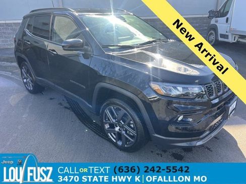 Used 2026 Jeep Compass Limited AWD/4WD image 1