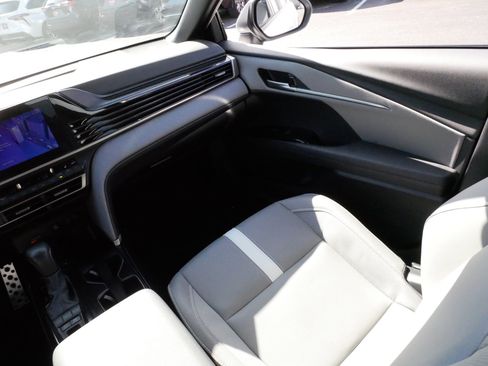 Certified 2025 Toyota Camry SE w/ Convenience Package AWD/4WD image 11