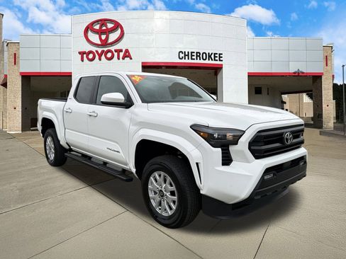 Used 2024 Toyota Tacoma SR5 image 3