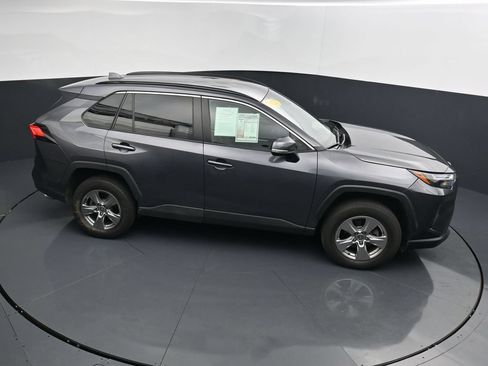 Used 2022 Toyota RAV4 XLE AWD/4WD image 31