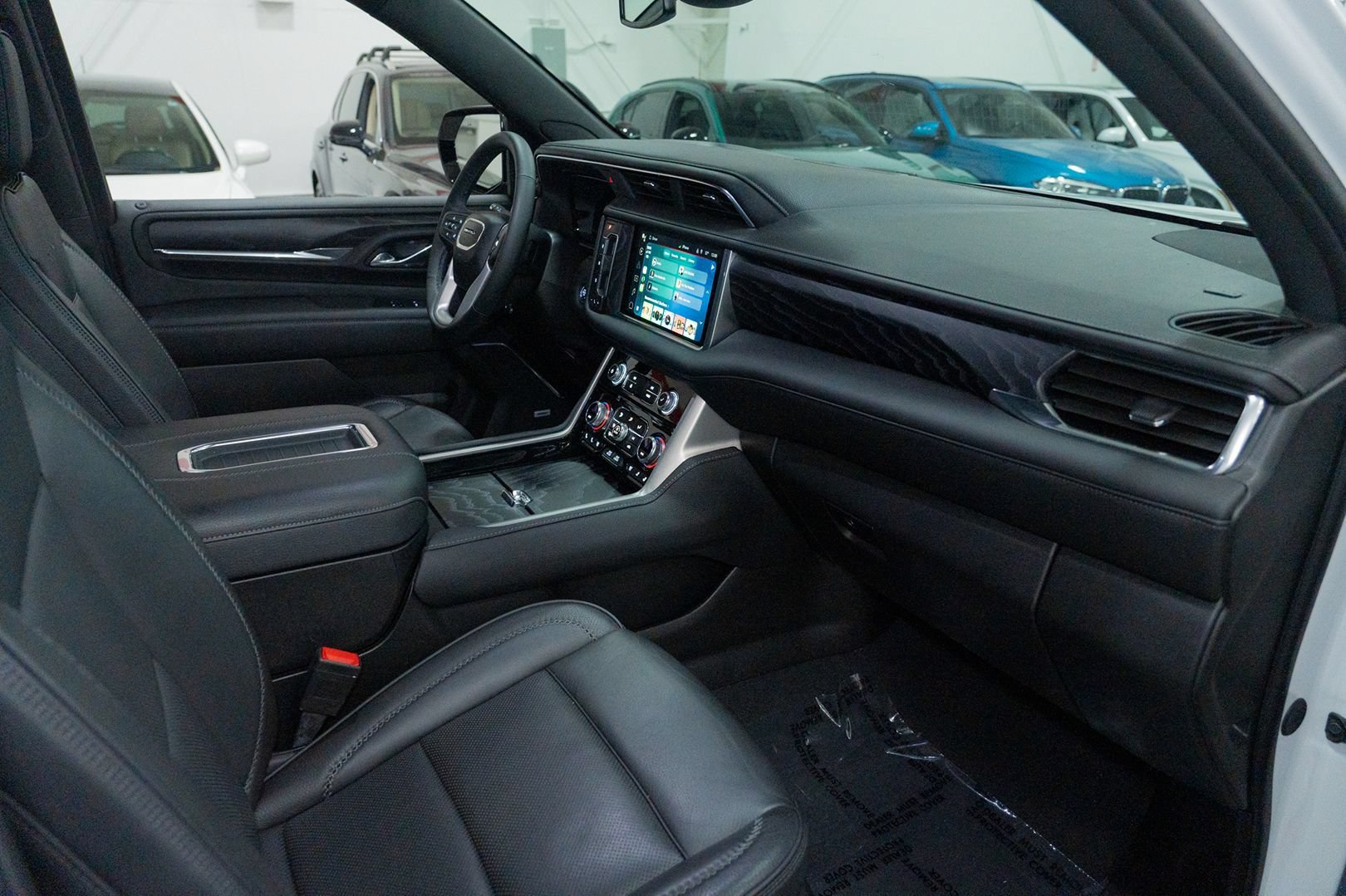 Used 2024 GMC Yukon Denali AWD/4WD image 46